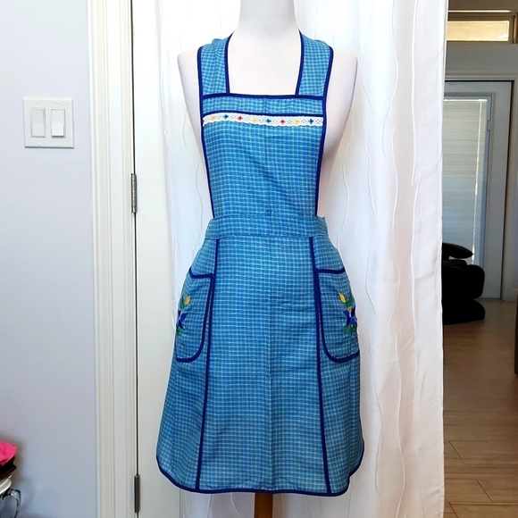 Vintage Plaid Smock Apron - Picture 1 of 3